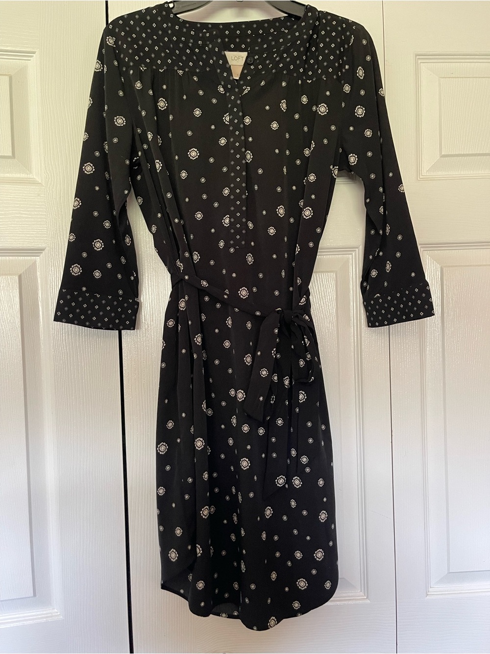 LOFT Black Printed Tie-Waist Long Sleeve Dress